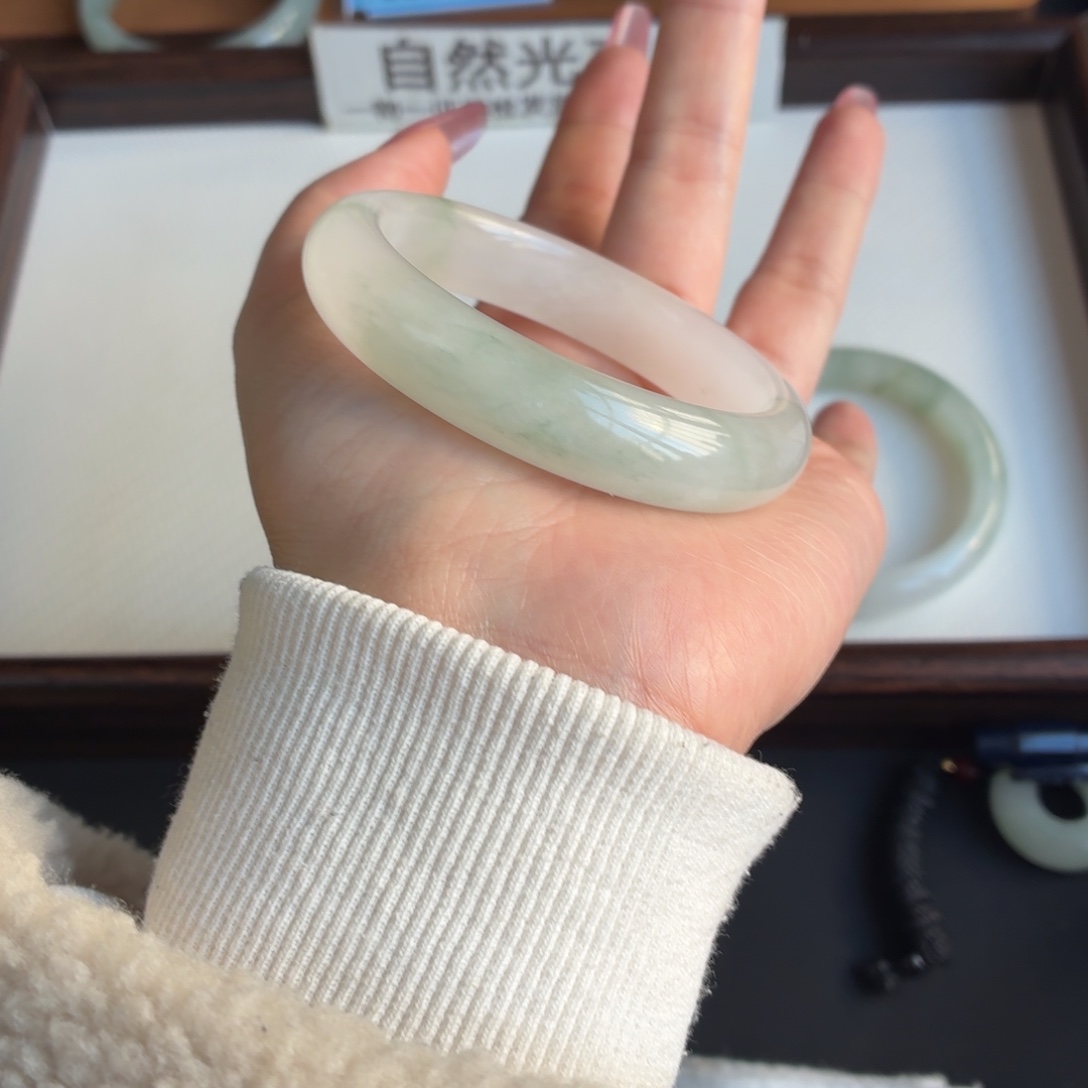 果***₎石英质玉未镶嵌手镯81