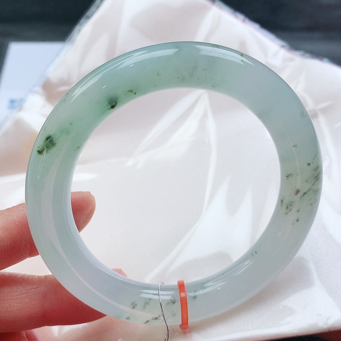 翡翠手镯未镶嵌天然翡翠手镯