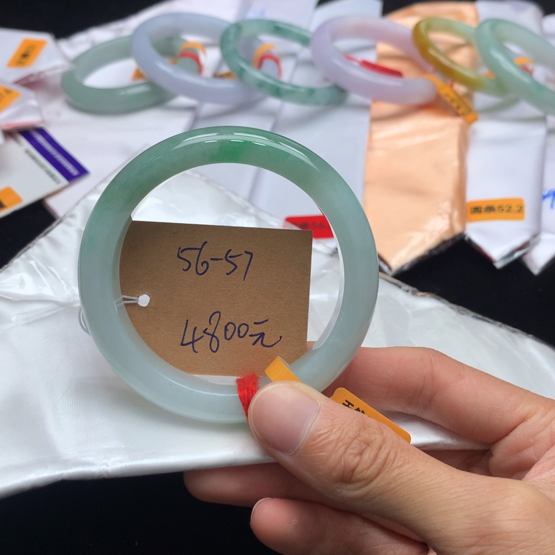 翡翠未镶嵌手镯手镯