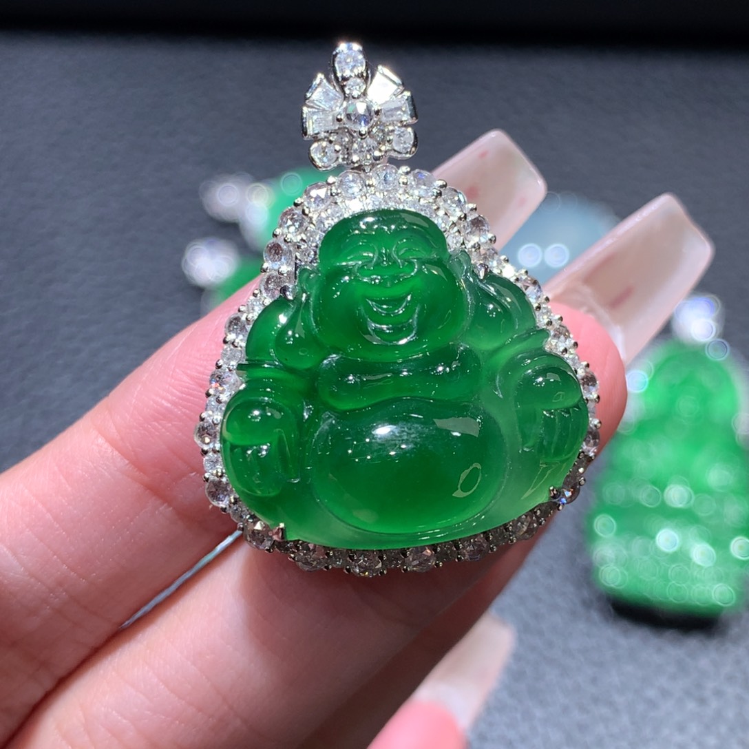 翡翠颈饰18K金镶嵌翡翠