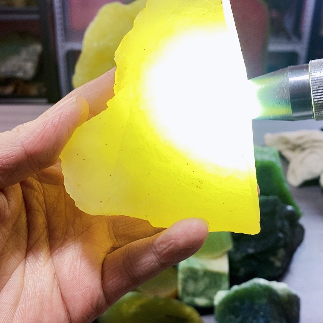 蛇纹石玉未镶嵌岫玉原石蛇纹石玉