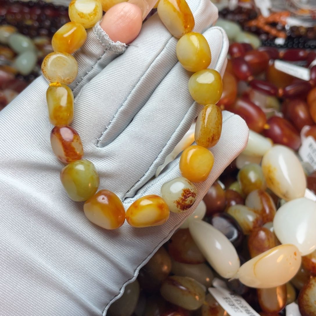 未镶嵌和田玉手链解*