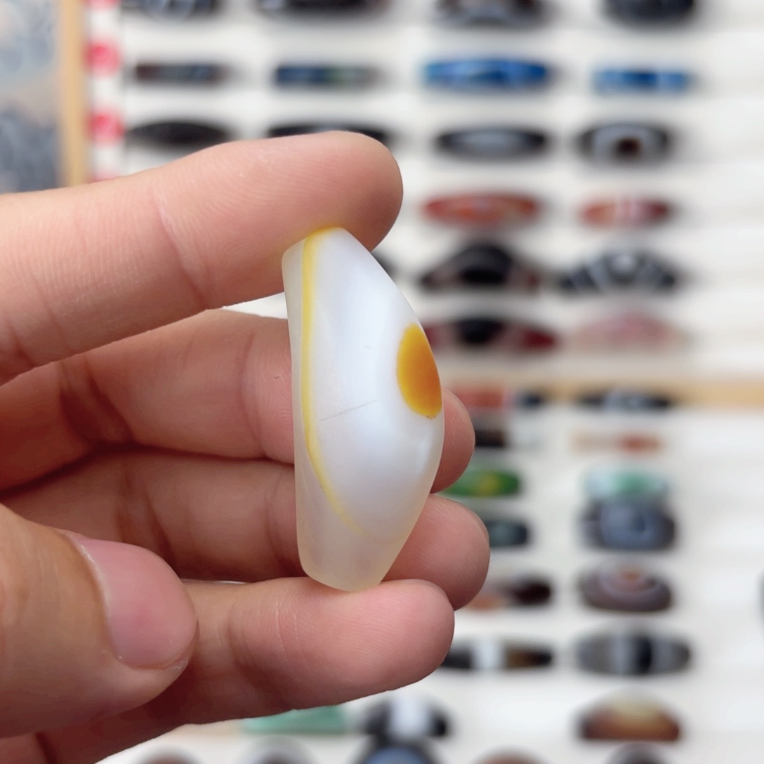 小***駕玛瑙/玉髓吊坠未镶嵌1