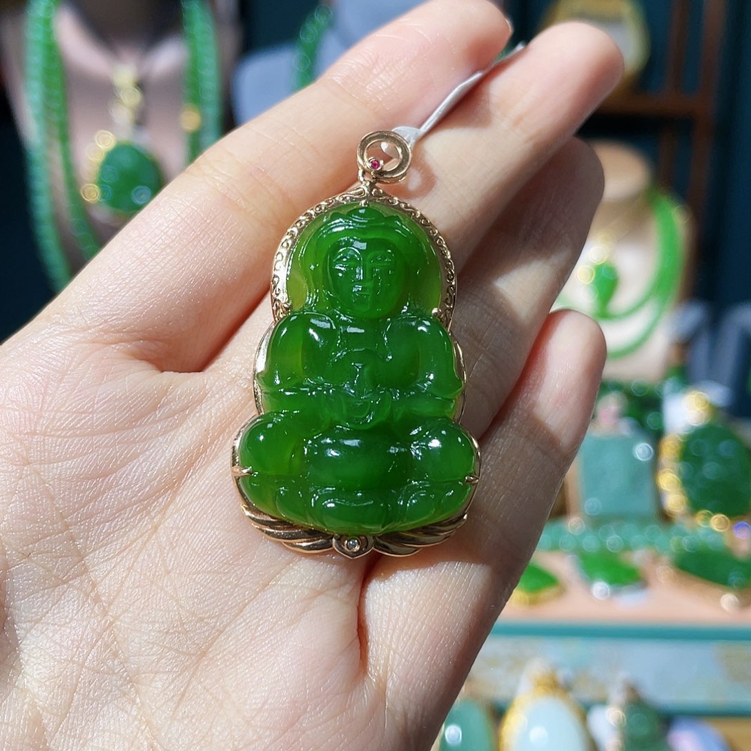 和田玉（碧玉）颈饰18K金镶嵌