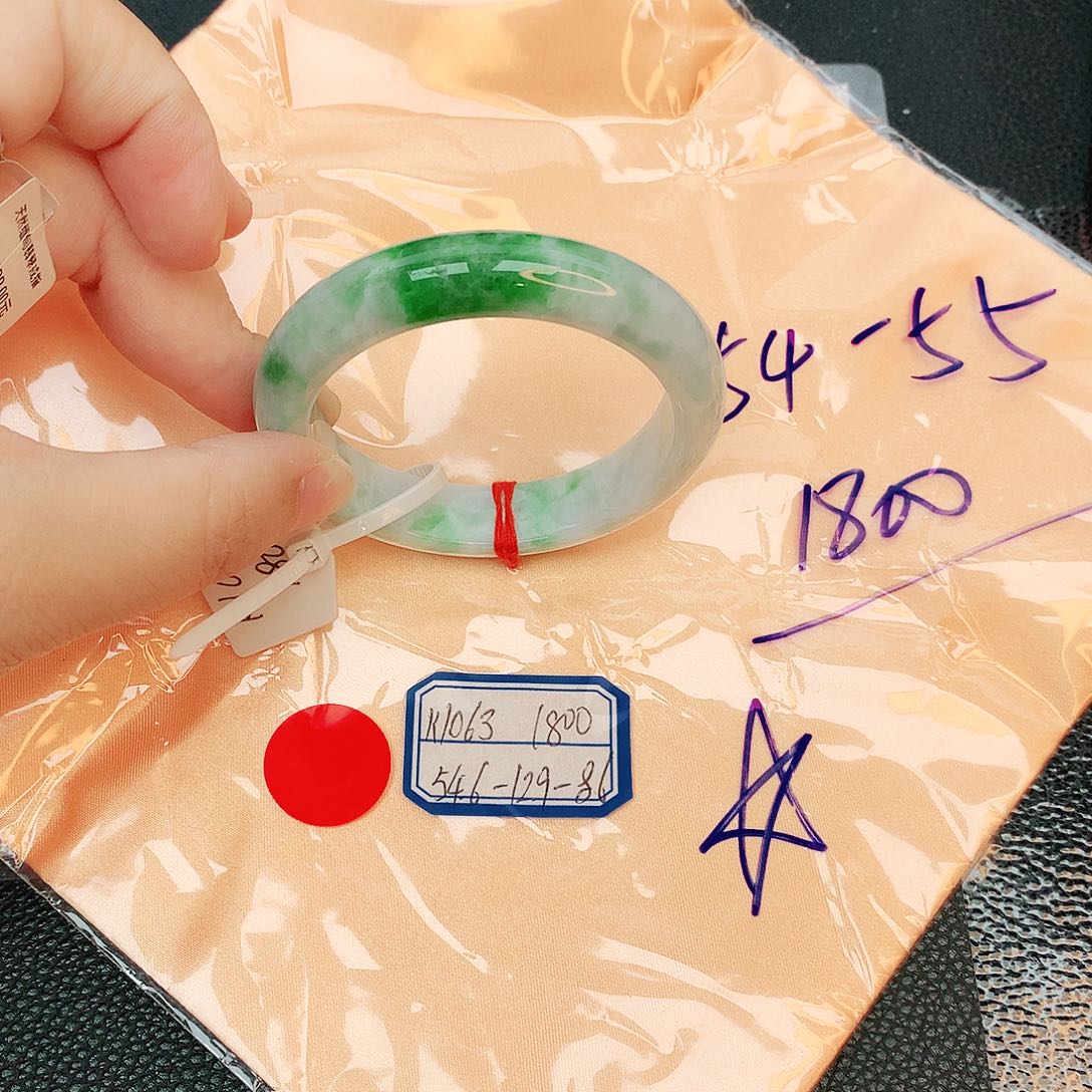 翡翠手镯未镶嵌缅甸翡翠