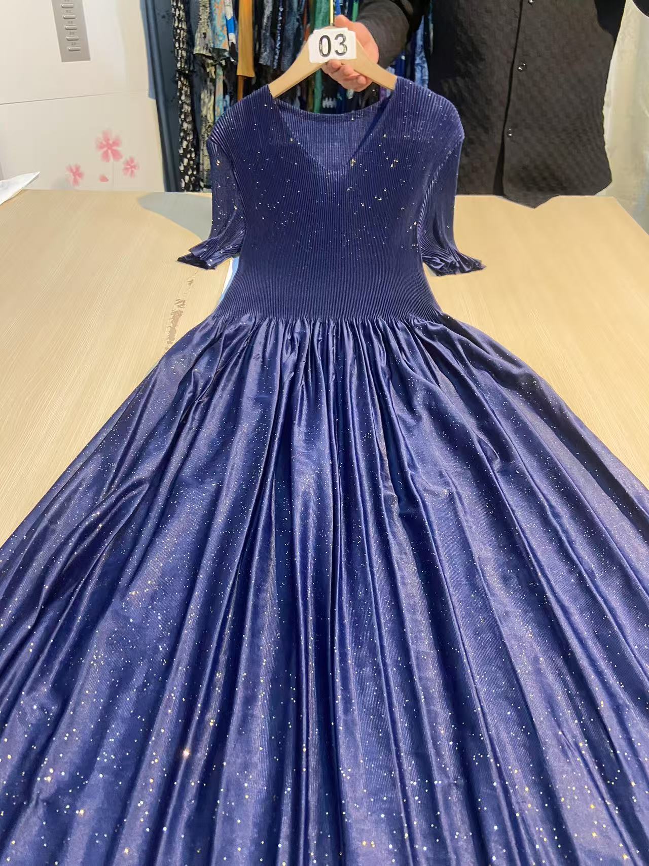 【03】新春短袖三宅褶皱2024宽松新款时尚洋气显瘦大码连衣裙