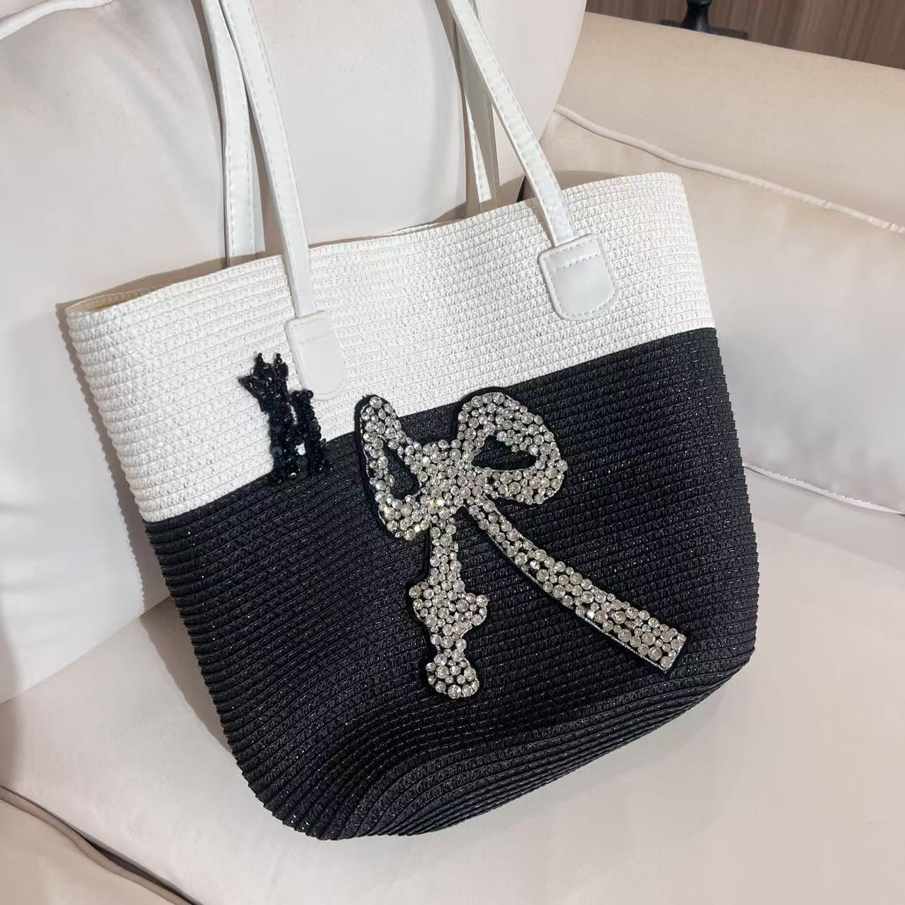 TCH烫钻工艺时尚休闲百搭气质经典包女T75C40E1001轻奢tch