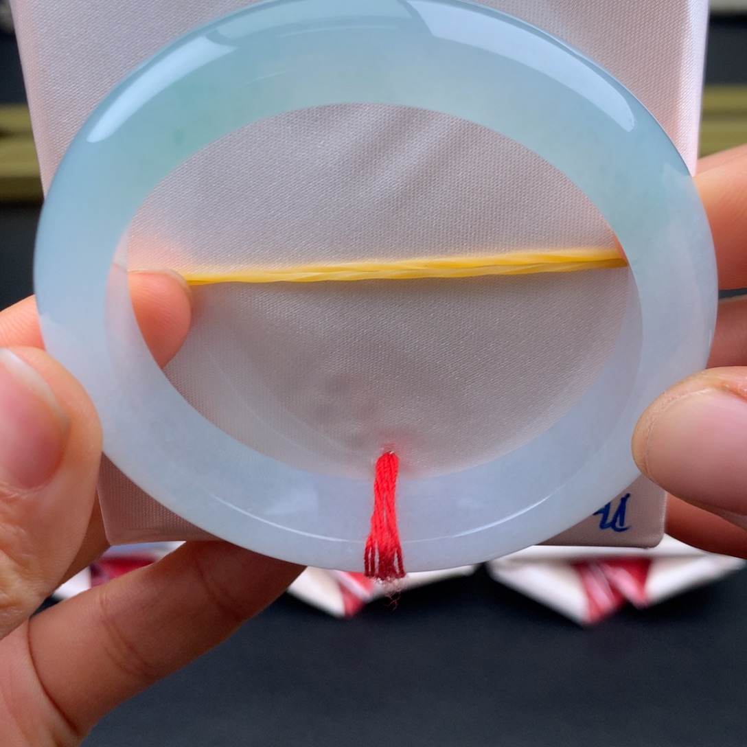 翡翠未镶嵌手镯半山水冰蓝