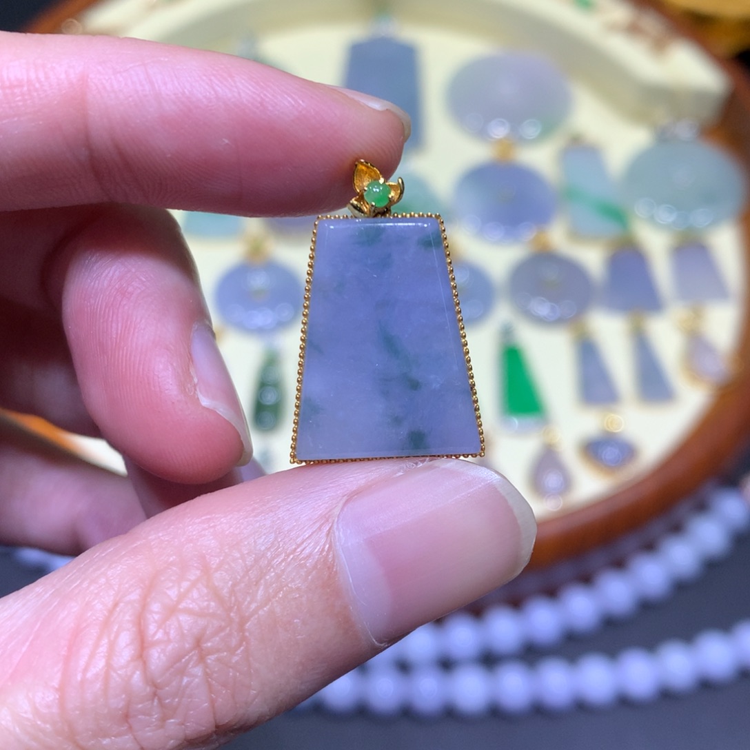 翡翠吊坠(不含链)18K金镶嵌