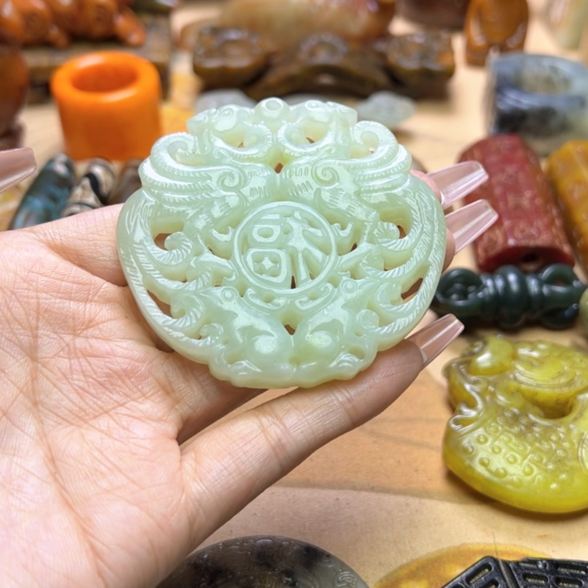 【闪购商品】蛇纹石玉颈饰未镶嵌