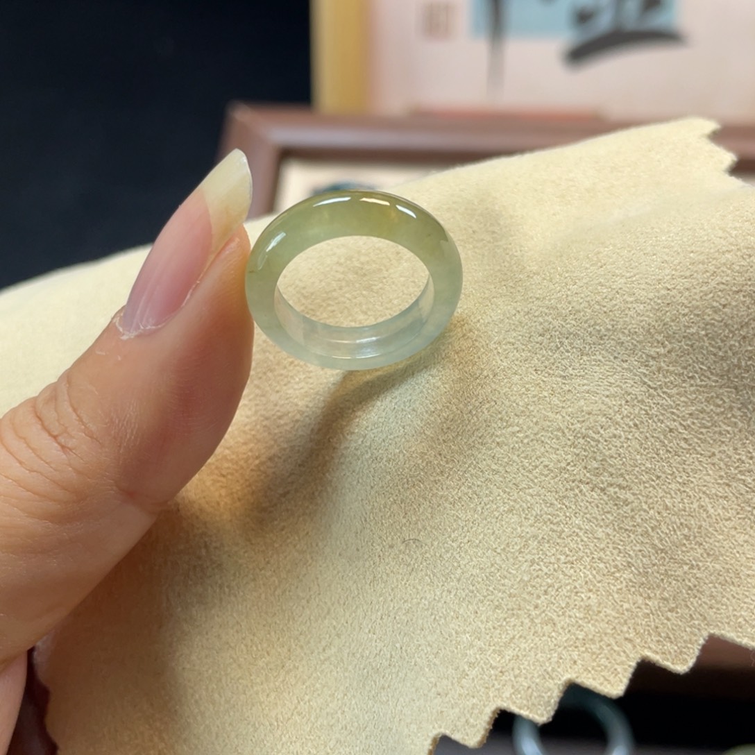 翡翠未镶嵌戒圈冰柠檬茶8-9