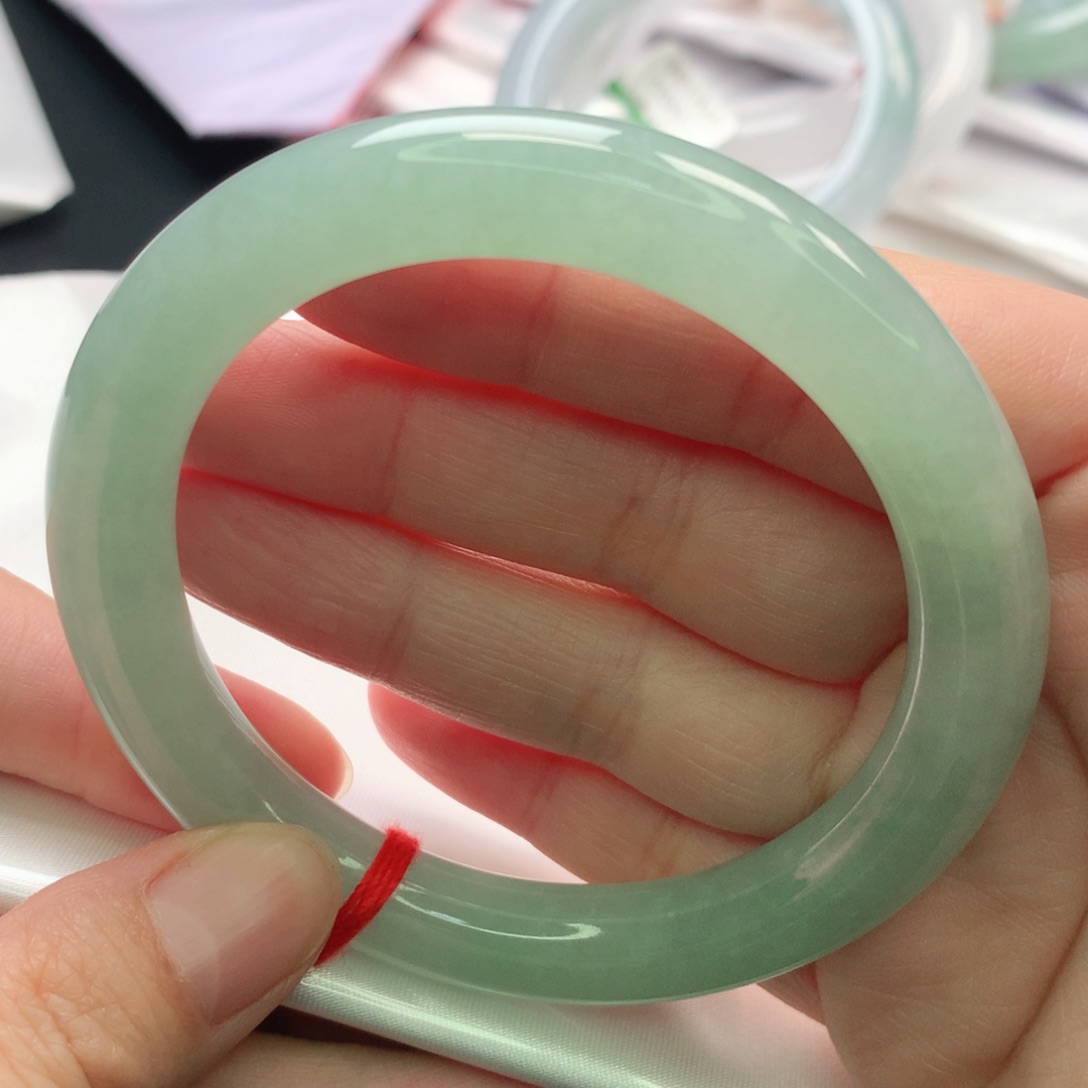 翡翠未镶嵌手镯5657圈