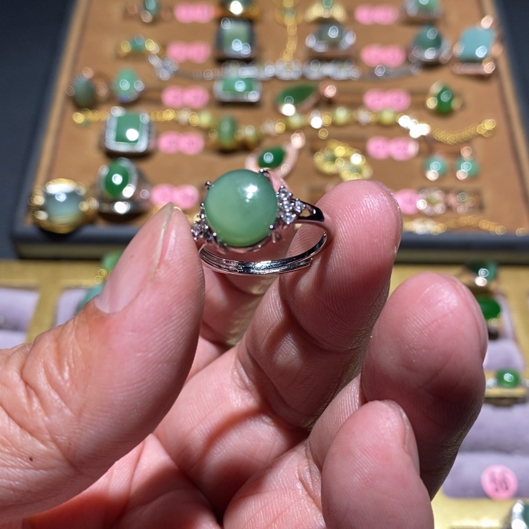 和田玉（碧玉）戒指未镶嵌