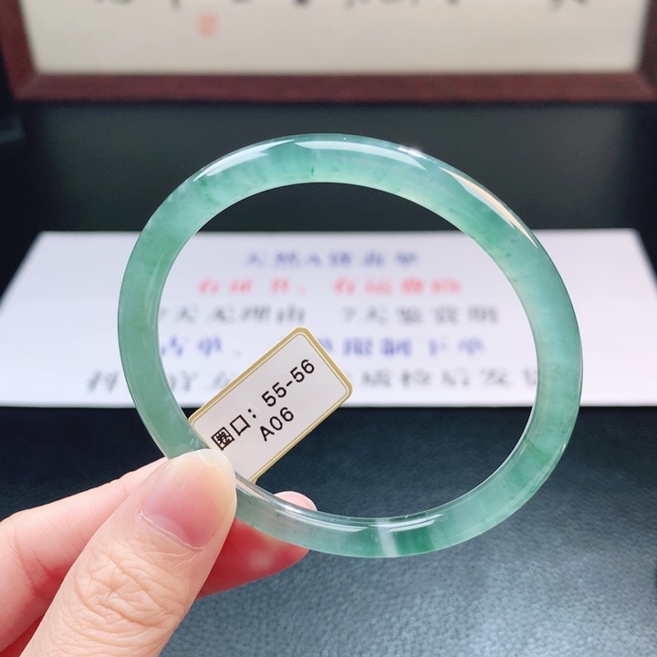 翡翠未镶嵌手镯翡翠手镯100