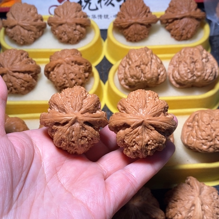 文玩核桃把件粗筋 精 对 40