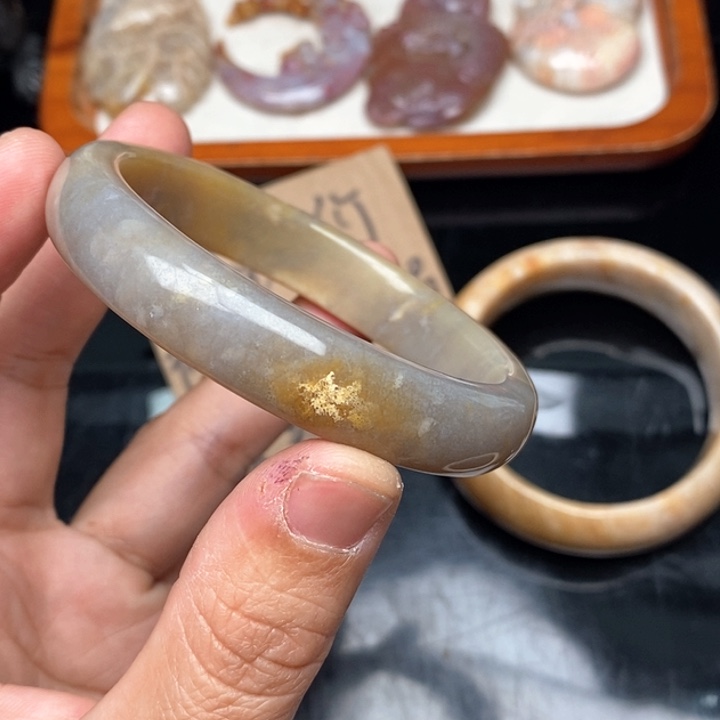 硅化珊瑚（珊瑚玉）手镯未镶嵌56