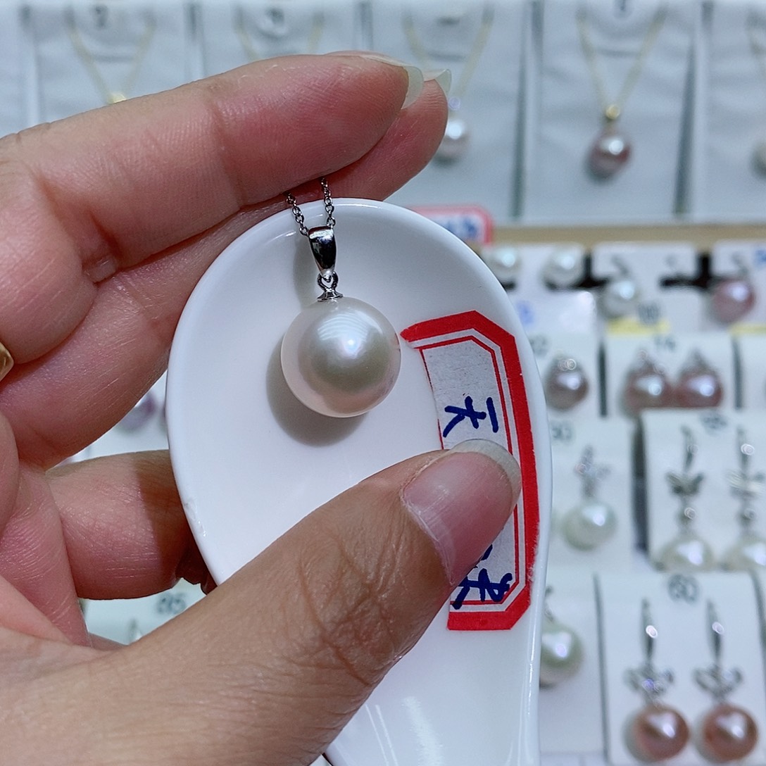 淡水珍珠银S925镶嵌吊坠(赠链)悠**沫