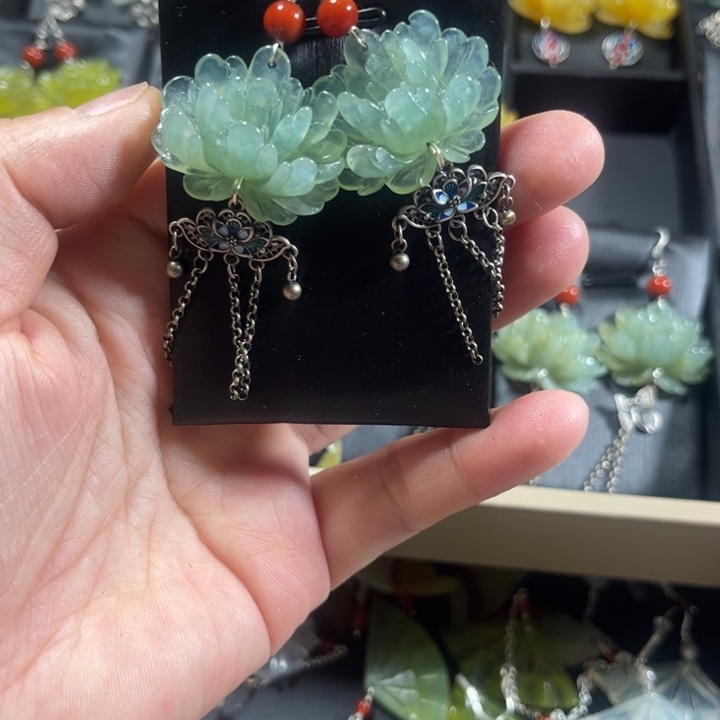 蛇纹石玉耳饰未镶嵌