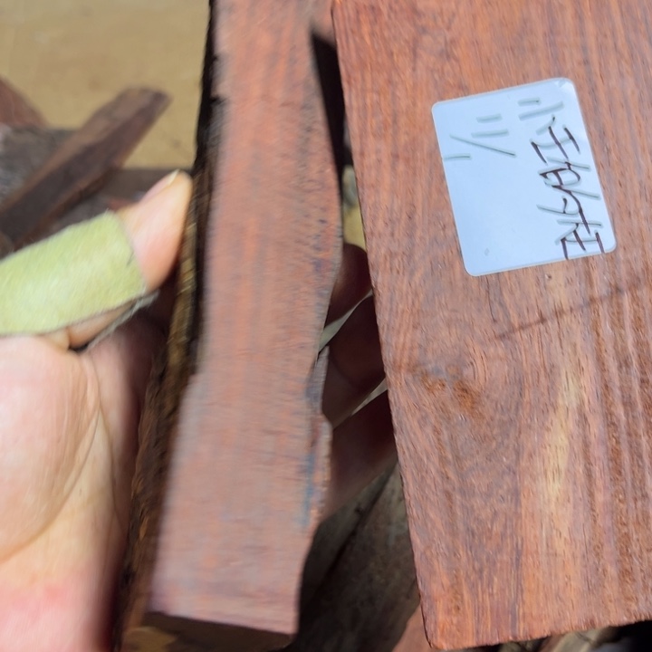 小***王檀香紫檀（小叶紫檀）瑕疵品木料