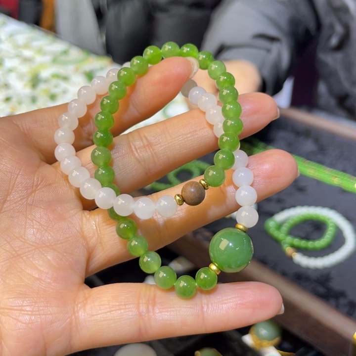 和田玉18K金镶嵌颈饰