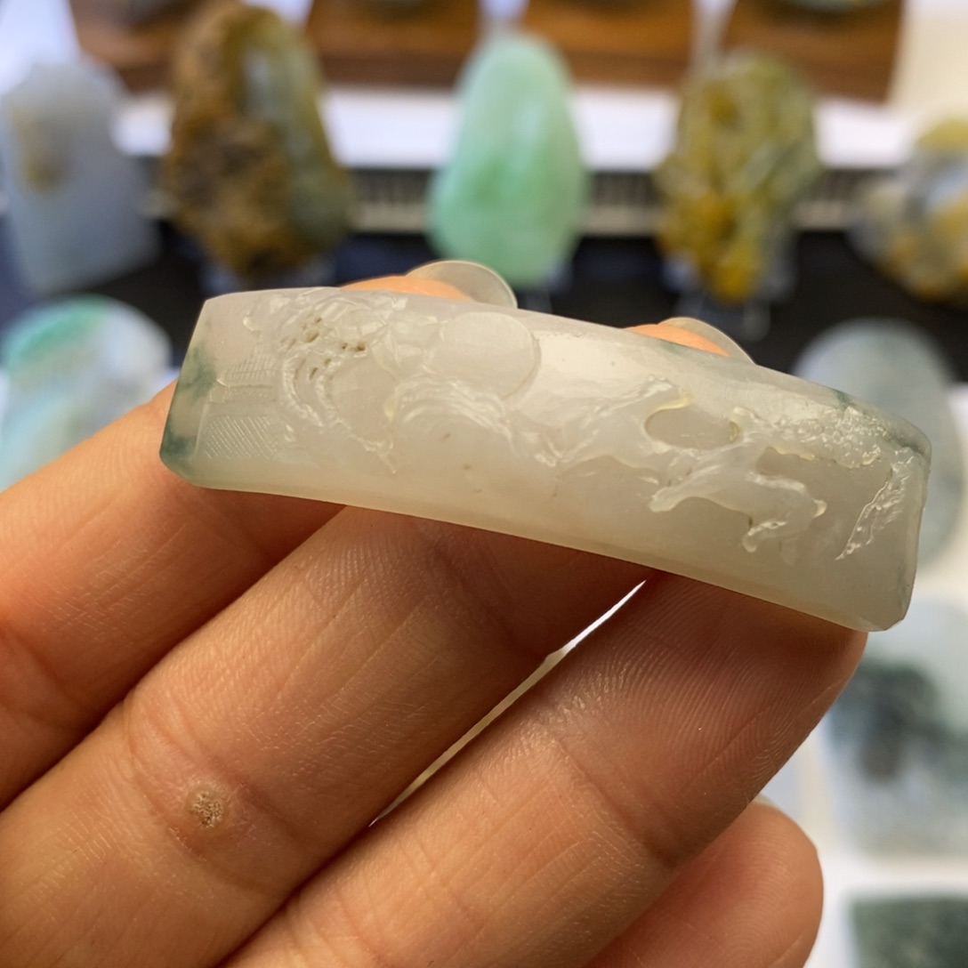 定制翡翠未镶嵌手牌