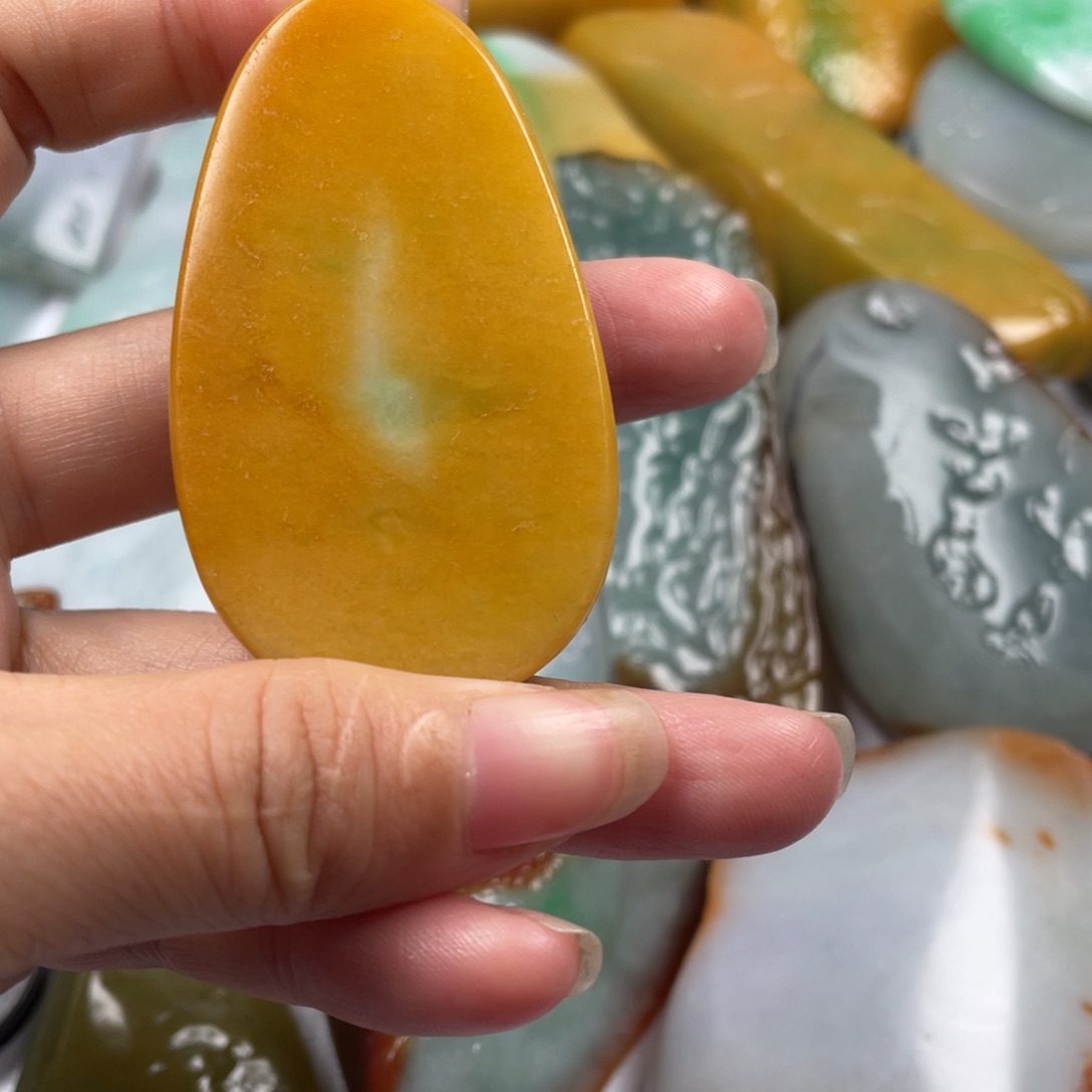 【闪购商品】翡翠颈饰未镶嵌翡翠