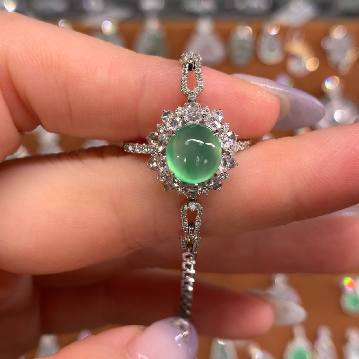 【闪购商品】翡翠18K金镶嵌戒指三带戒指