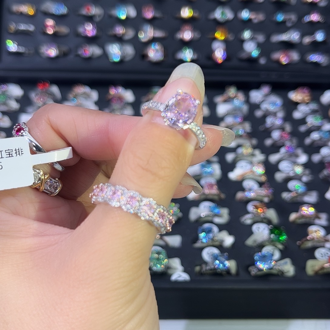 莫桑石非金属SH椭圆鸽子蛋粉冰花三卡