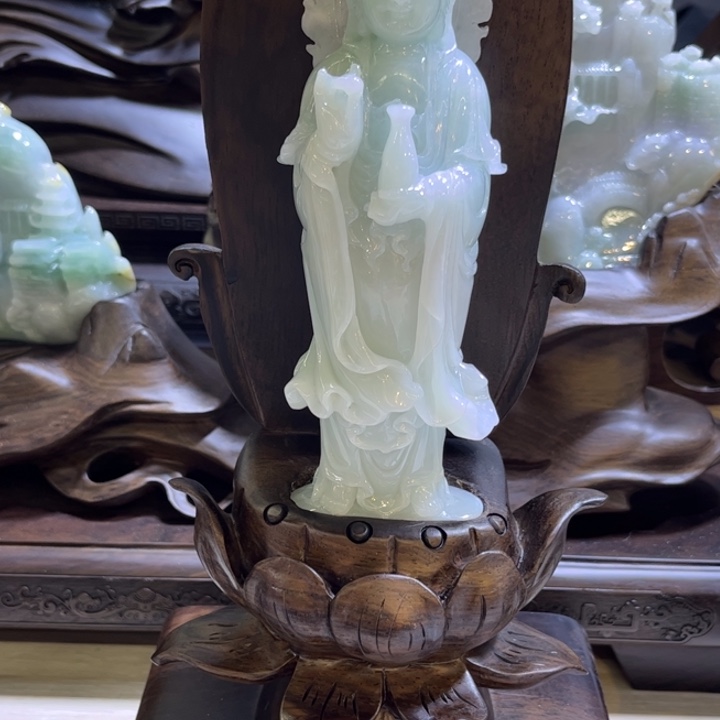 翡翠未镶嵌摆件观音