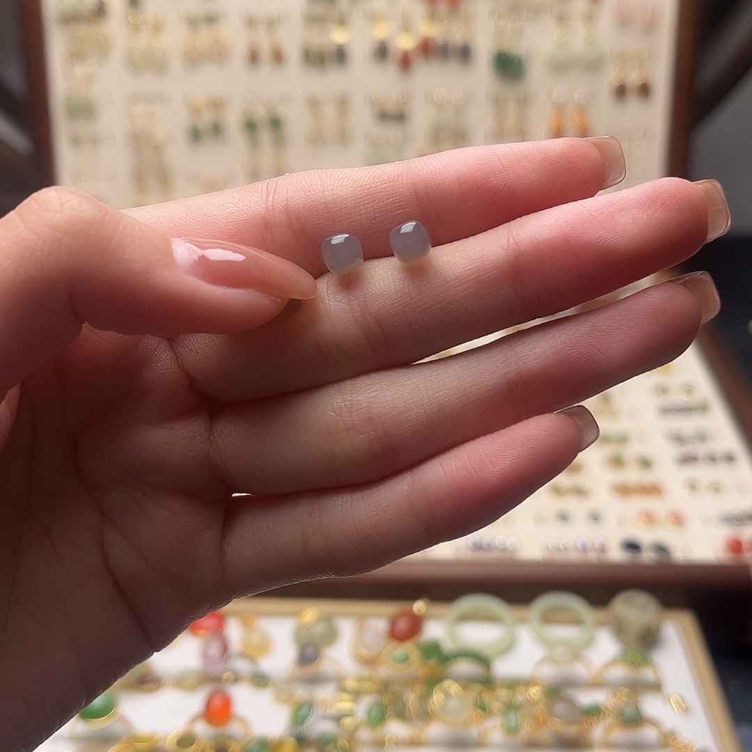 和田玉未镶嵌耳饰