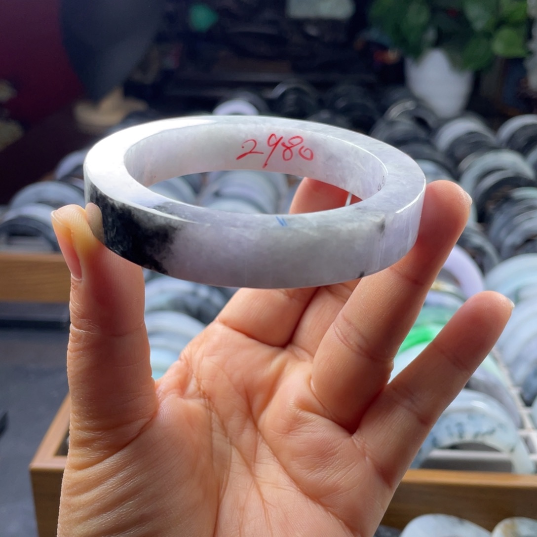 定制翡翠未镶嵌翡翠手镯