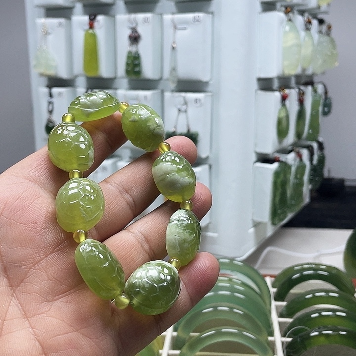 蛇纹石玉手链未镶嵌