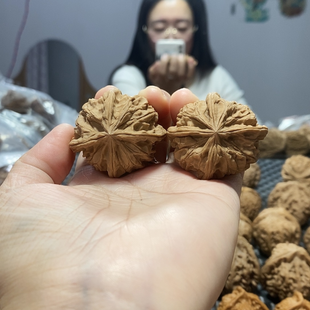吊坠桃核玉玺四棱