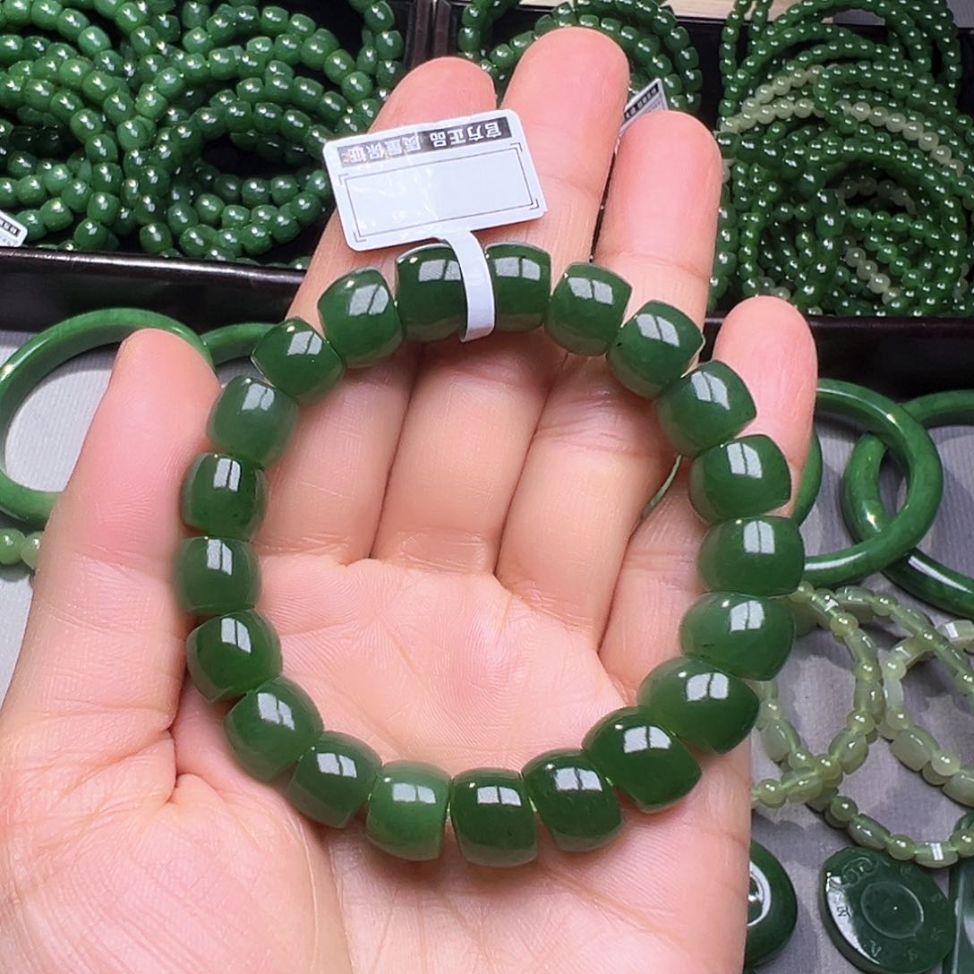 和田玉（糖玉）颈饰未镶嵌