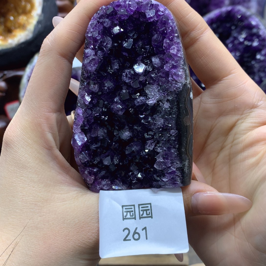 紫晶大型摆件（非配饰）未镶嵌