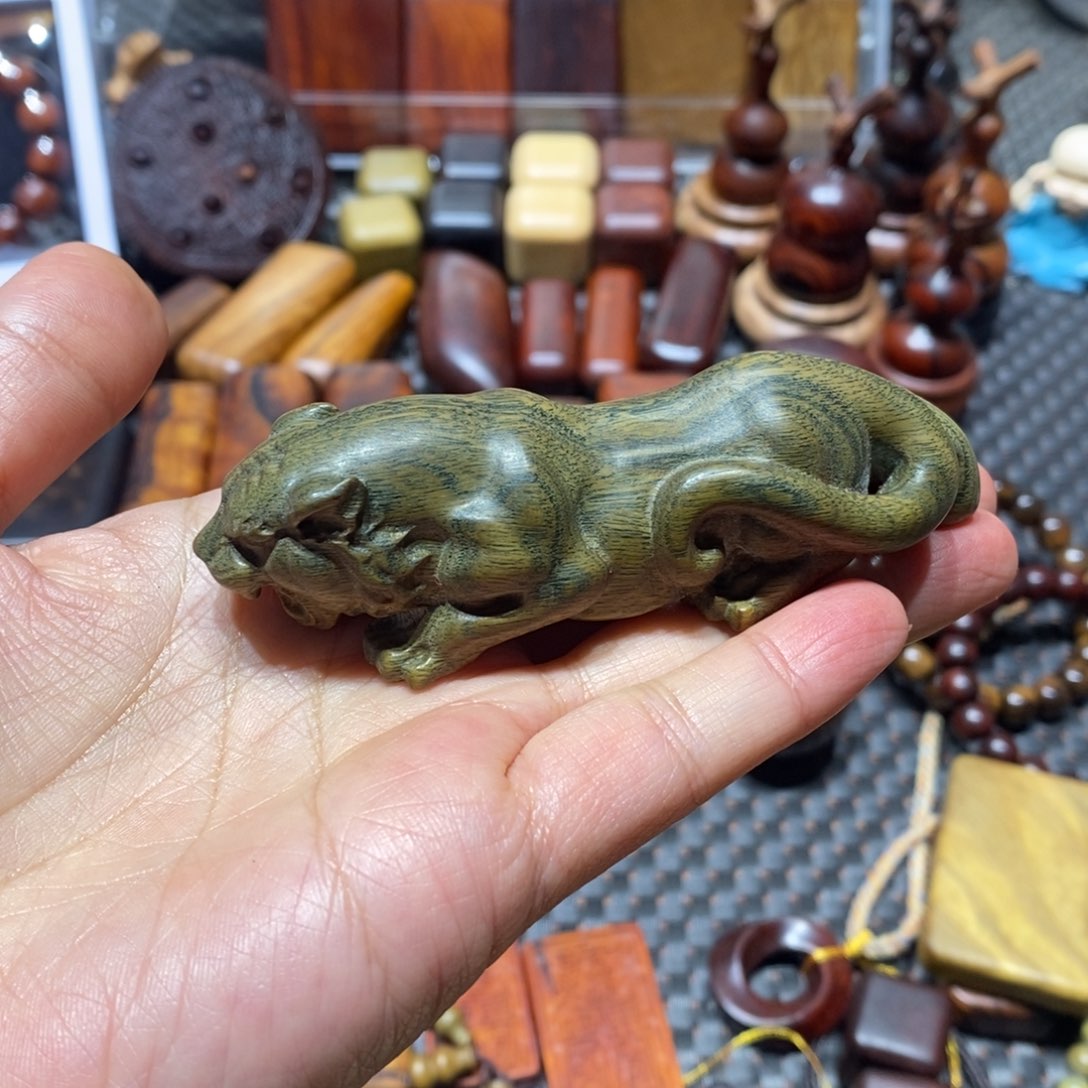 木改*绿檀木老虎一个