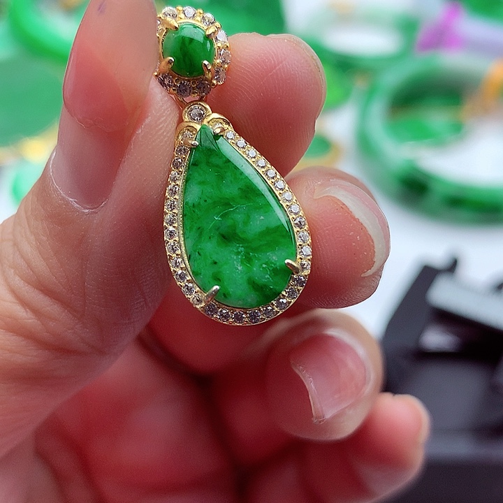 翡翠颈饰银S925镶嵌翡翠