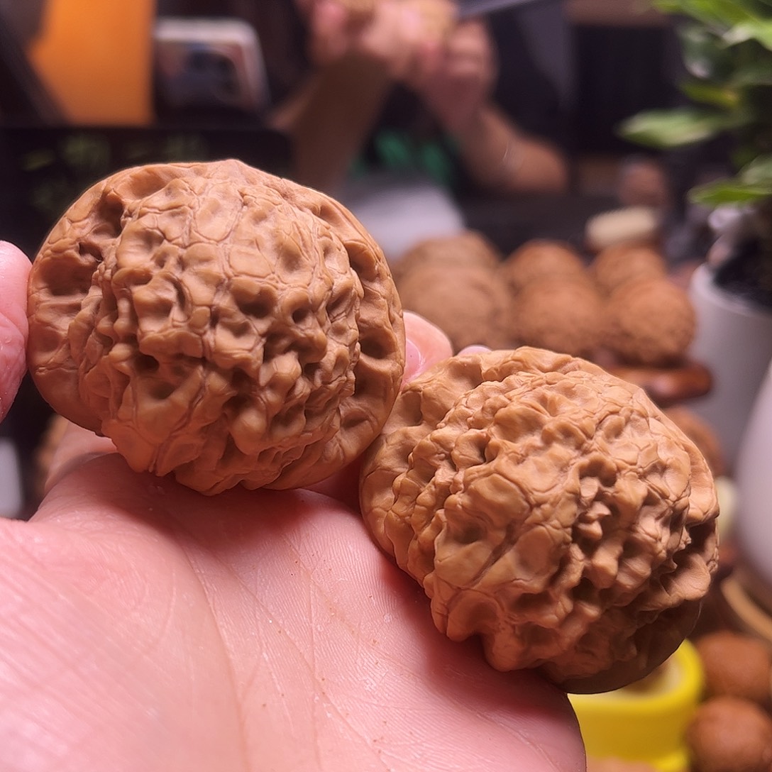 哼***侠文玩核桃把件51尺有点反油23