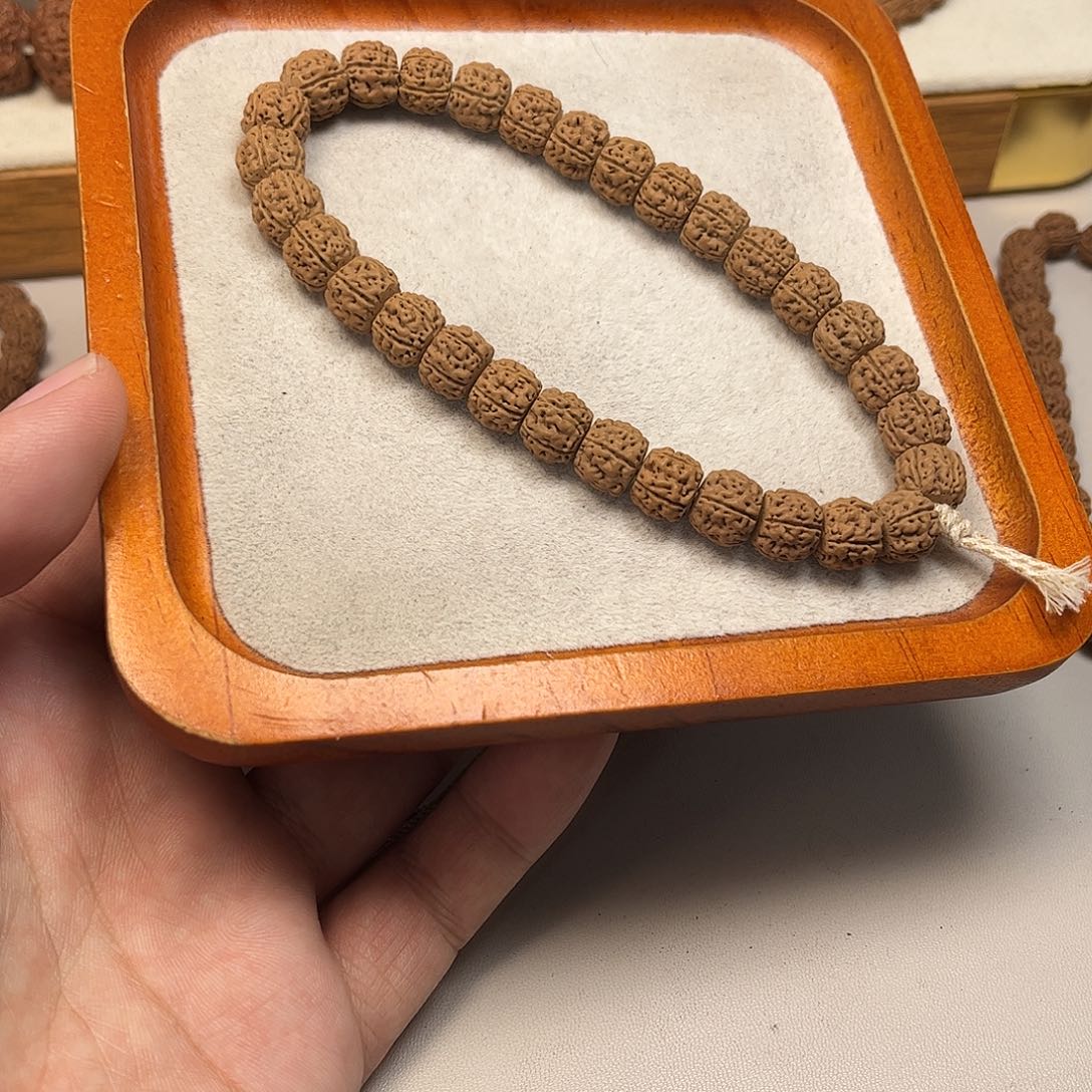 手串金刚菩提藏切盘龙