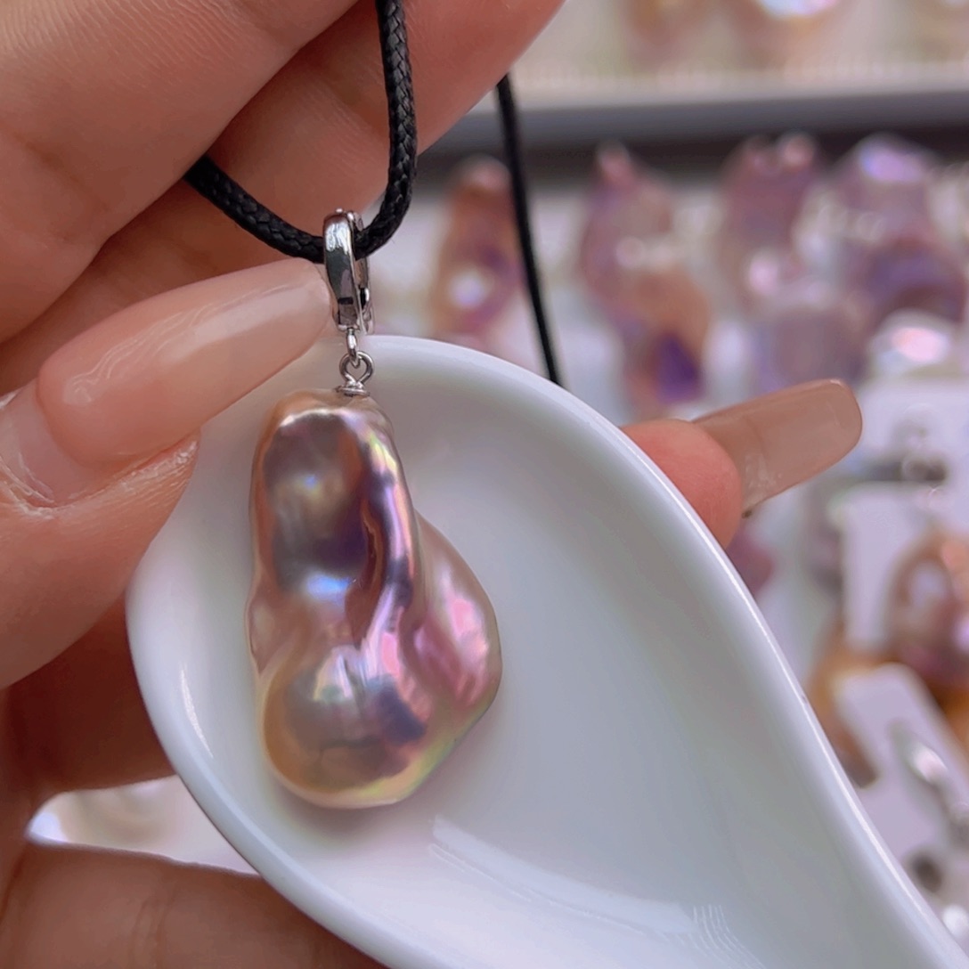 淡水珍珠吊坠(赠链)未镶嵌