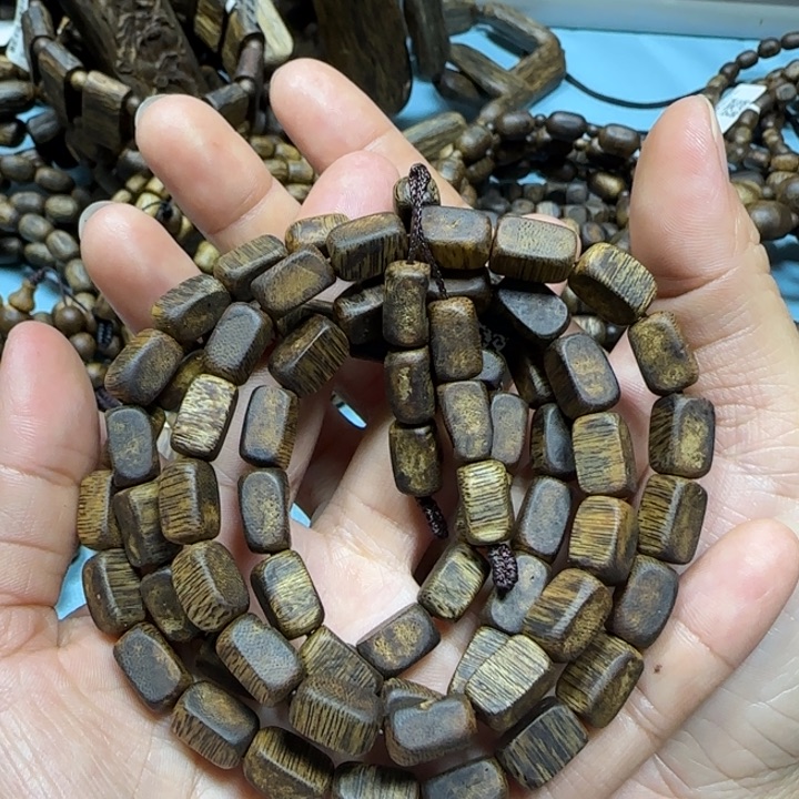 沉香手串乌身多样性发货一条卡7-27克