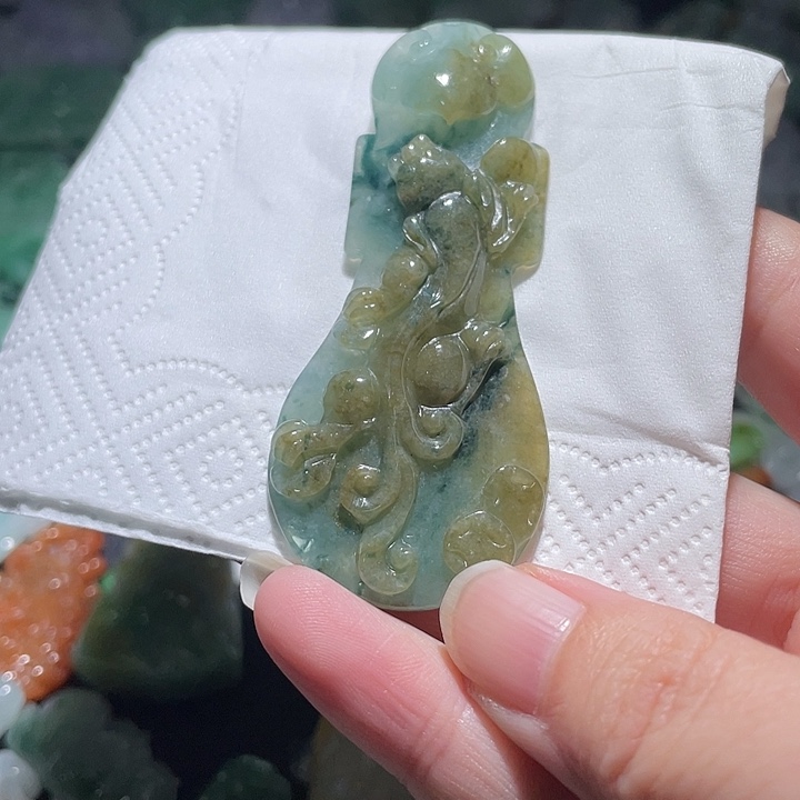 颈饰未镶嵌翡翠天