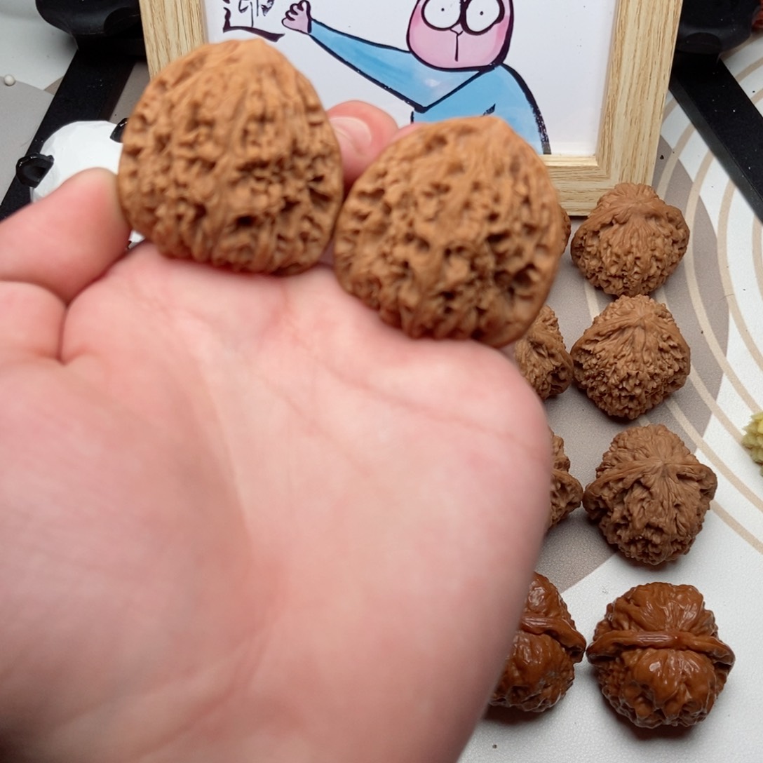 核桃手把件41三角疆