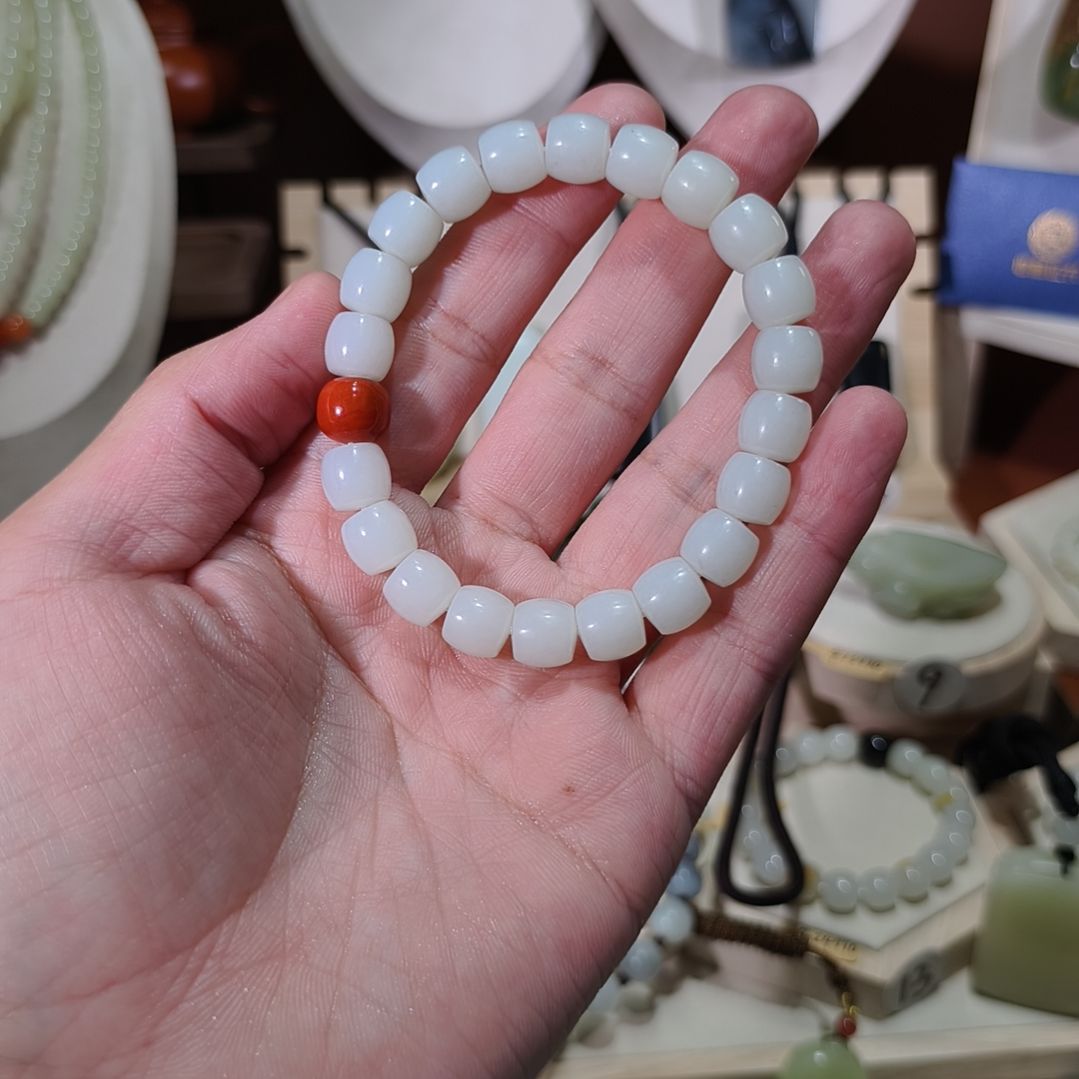 w***.和田玉未镶嵌手链