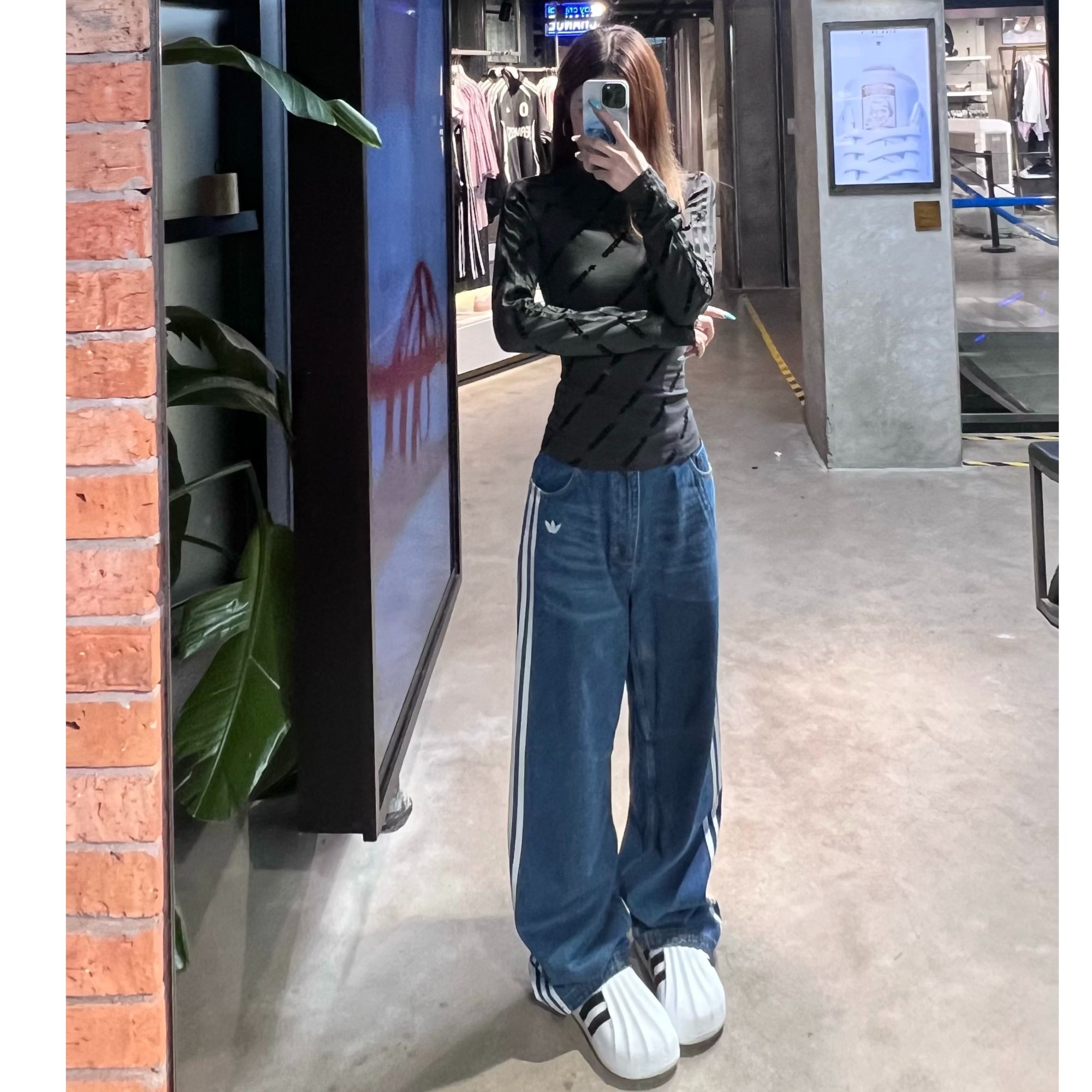 adidas阿迪达斯BAGGY GFX DENIM 纯棉多口袋牛仔宽松运动裤KC6278