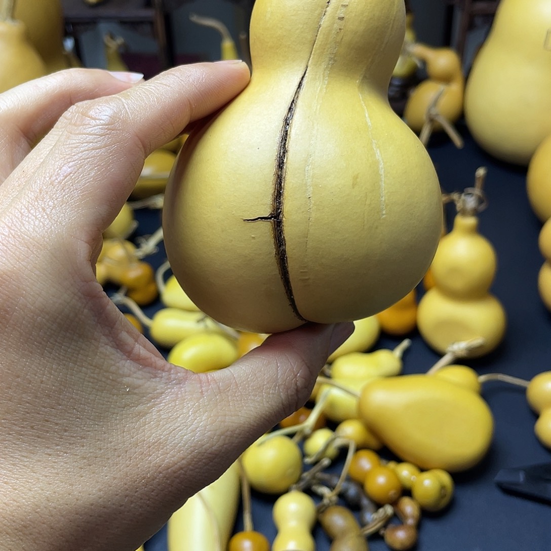 烟****大叶紫檀（黑酸枝木类）