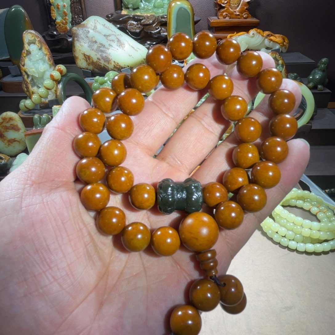 透闪石质玉手持卡12未镶嵌