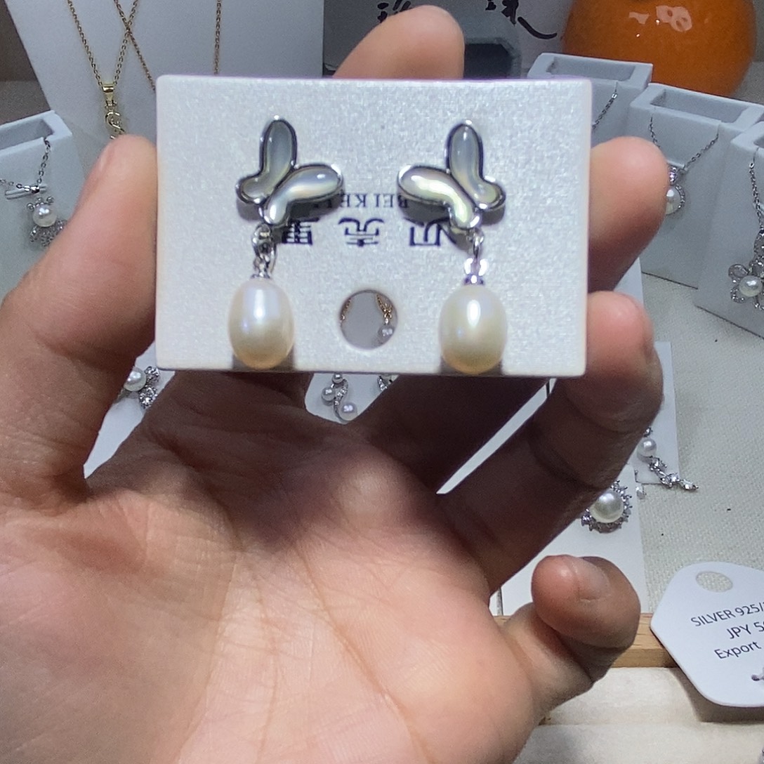 淡水珍珠耳饰未镶嵌