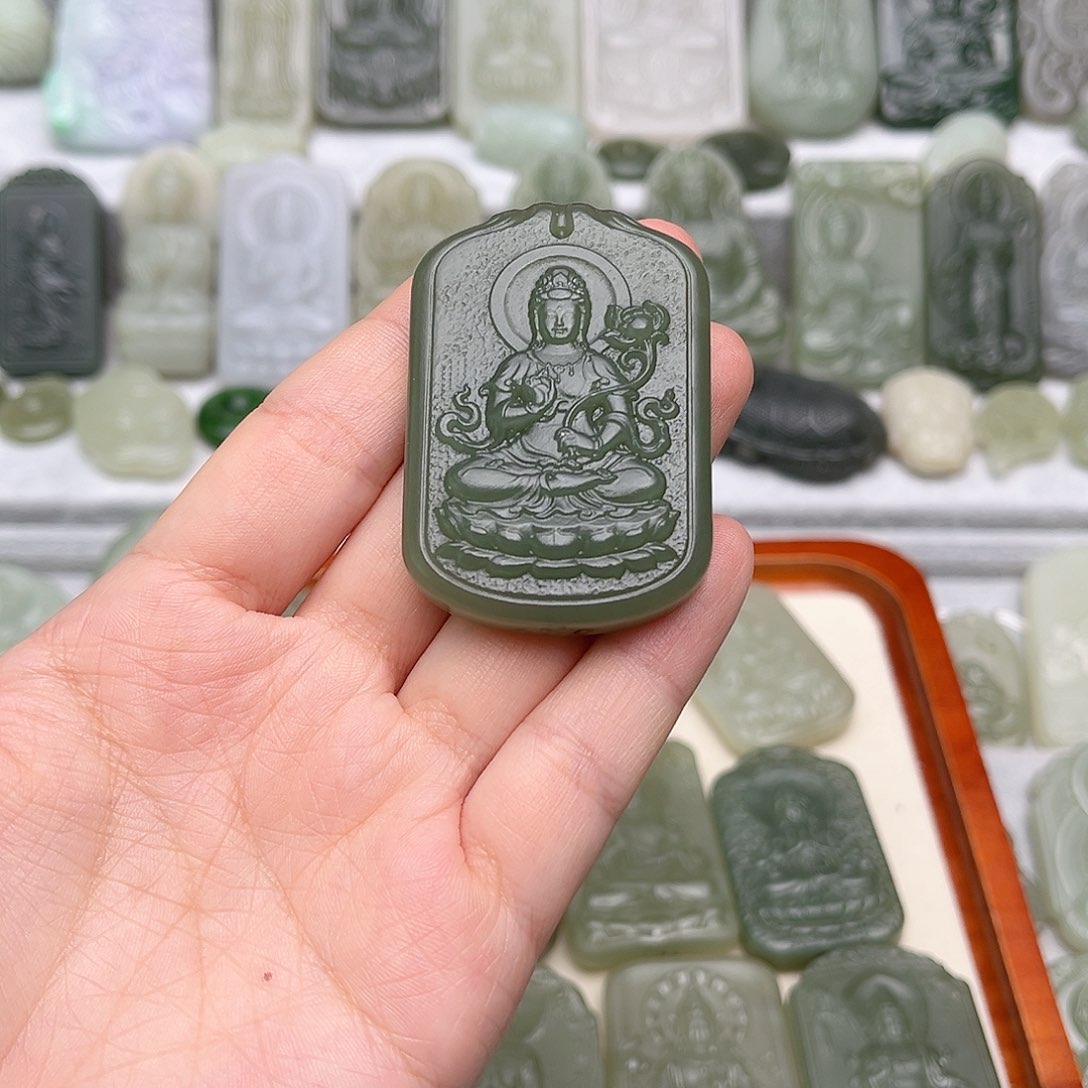 和田玉颈饰未镶嵌萍