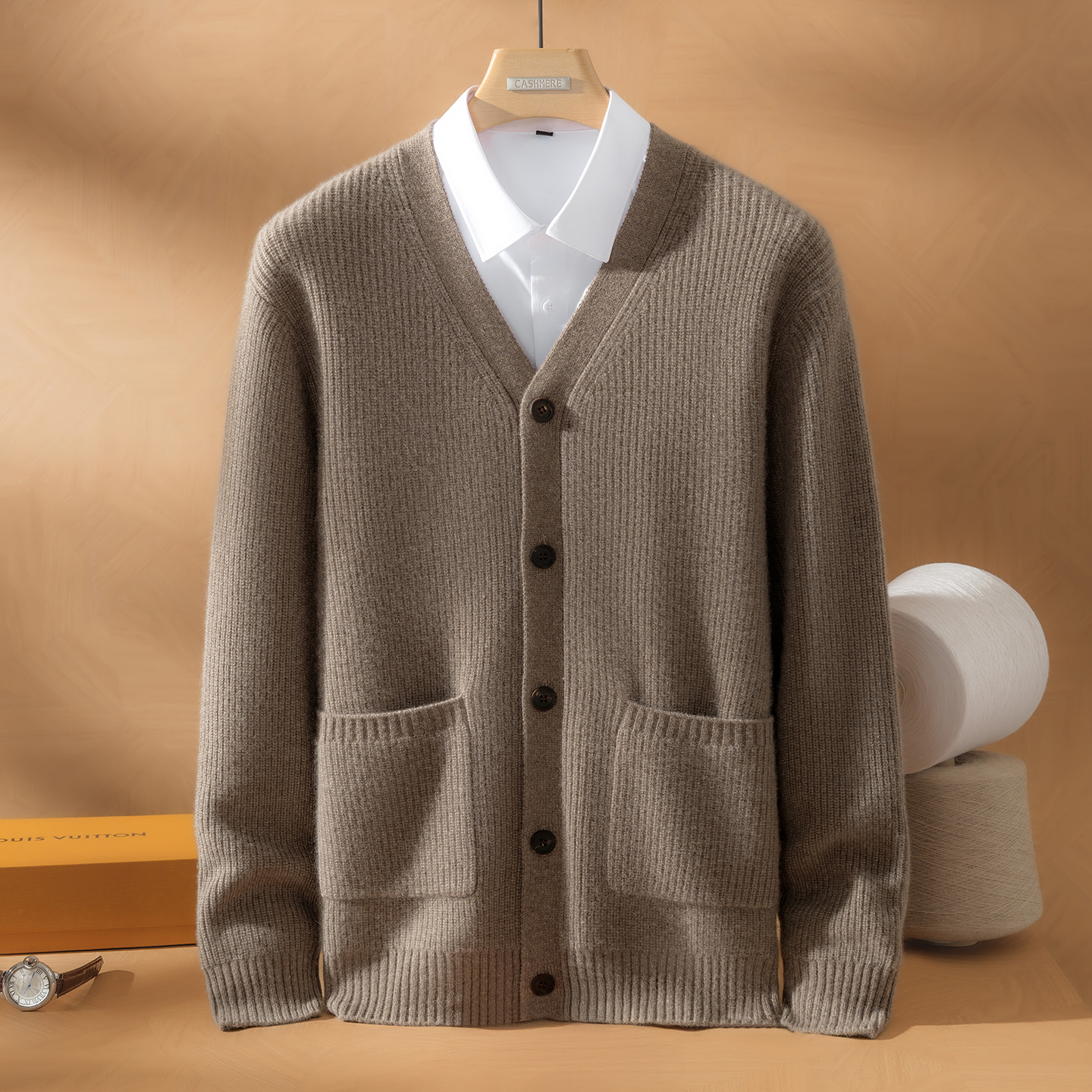 LP同款小山羊绒元宝针V领开衫